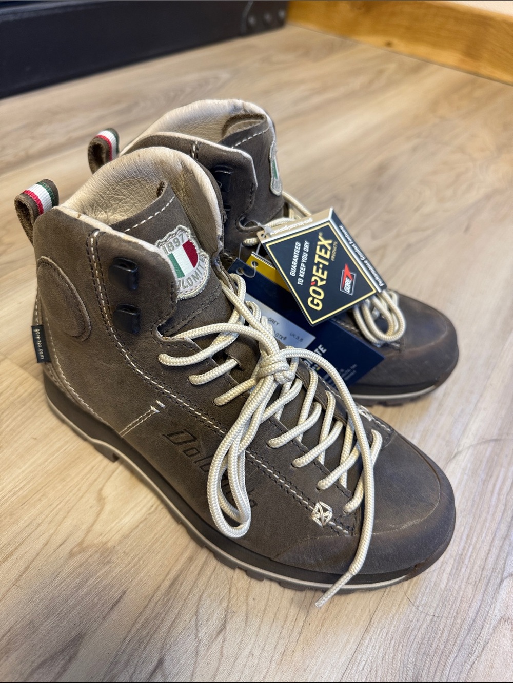 NWT Dolomite Boots